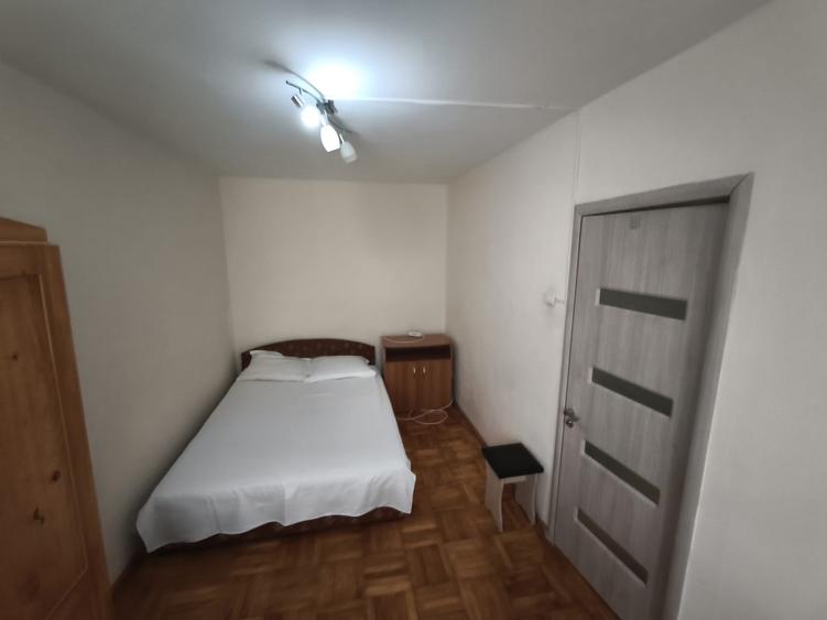 Apartament cu 3 camere semidecomandat în Tomis Nord