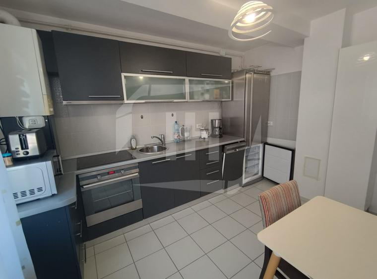 Apartament cu 4 camere semidecomandat, mobilat în Europa