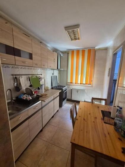 Apartament cu 3 camere, mobilat în Drumul Taberei