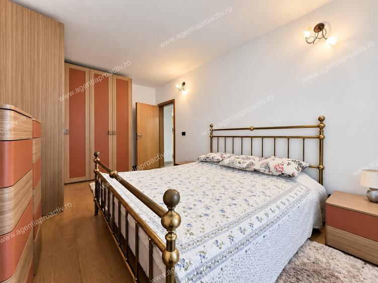 Apartament cu 3 camere decomandat în