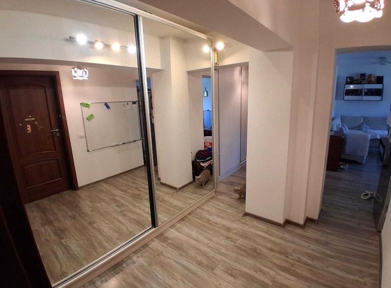Apartament cu 3 camere decomandat în Păcurari