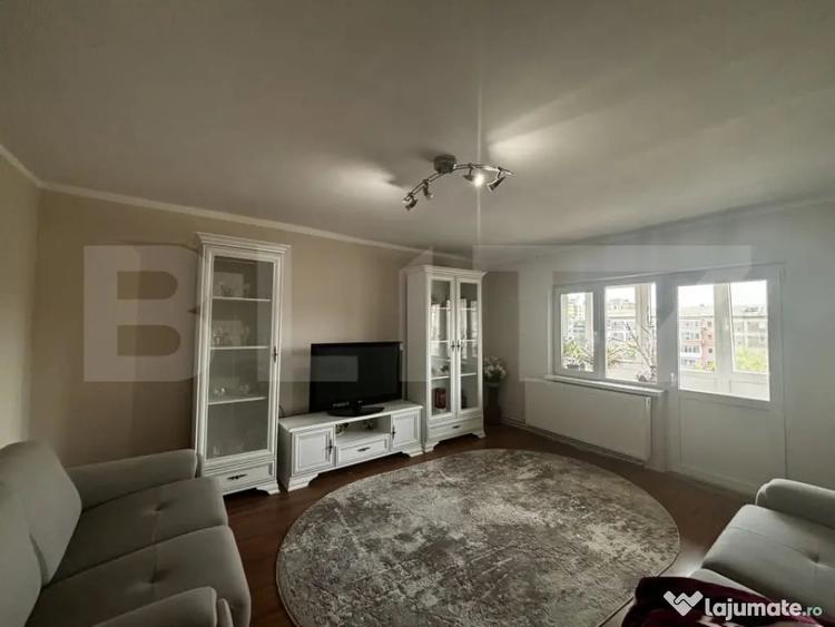 Apartament cu 3 camere decomandat, mobilat în Micro 16