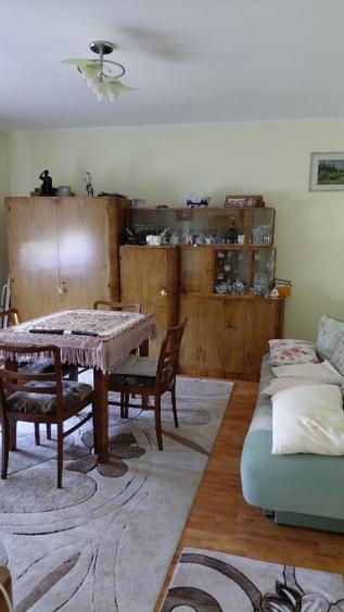 Apartament cu 3 camere decomandat, mobilat în Est