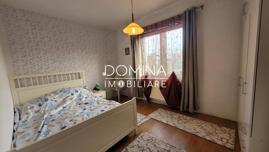 Casă individuală cu 6 camere cu Teren 1697 Mp în Vest
