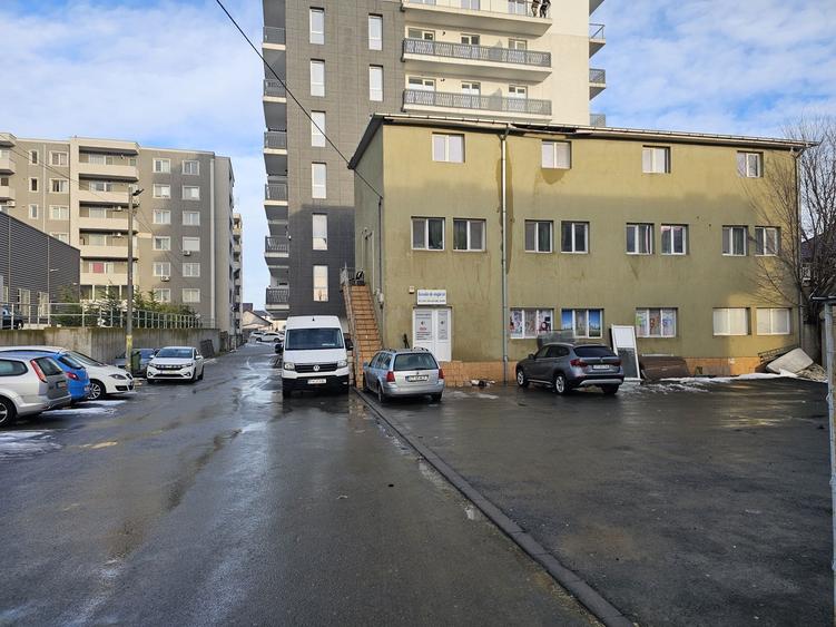 Casă cu 4 camere cu Teren 600 Mp în Central
