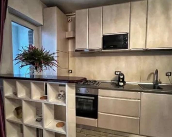 Apartament cu 2 camere semidecomandat, mobilat în Străulești