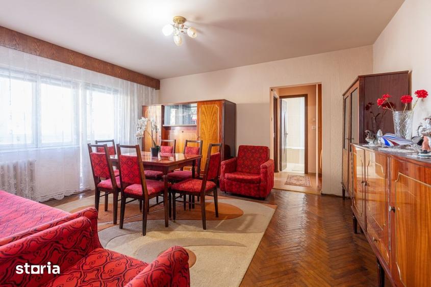 Apartament cu 3 camere semidecomandat, mobilat în Central