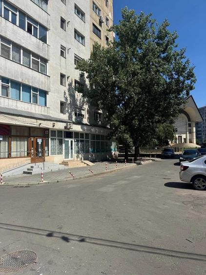 Spațiu comercial, de 82 mp, în Alexandru cel Bun