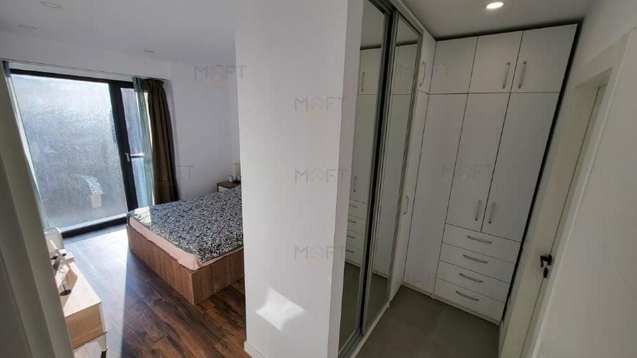 Apartament cu 3 camere decomandat, mobilat în Victoriei