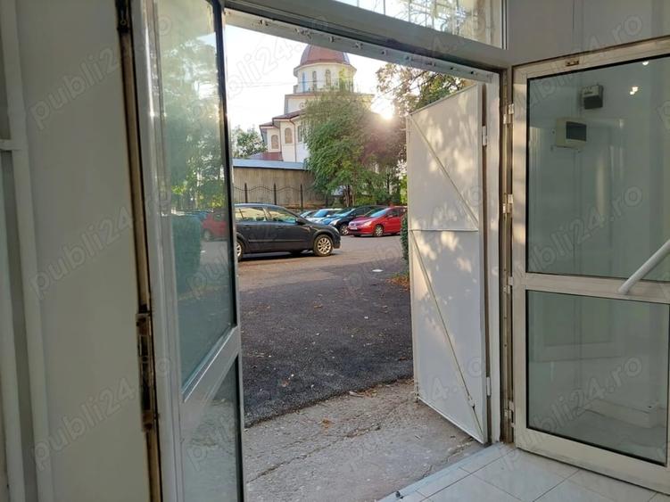 Spațiu comercial, de 35 mp, în Republicii