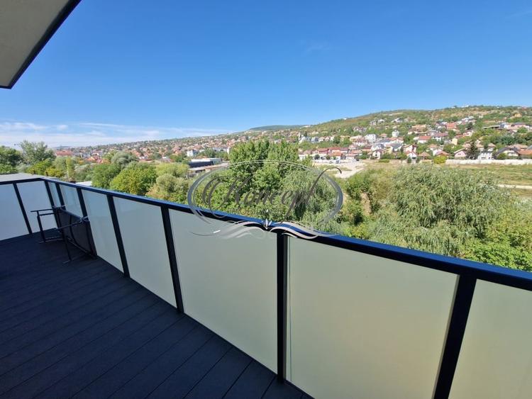 Apartament cu 2 camere semidecomandat, mobilat în Iris