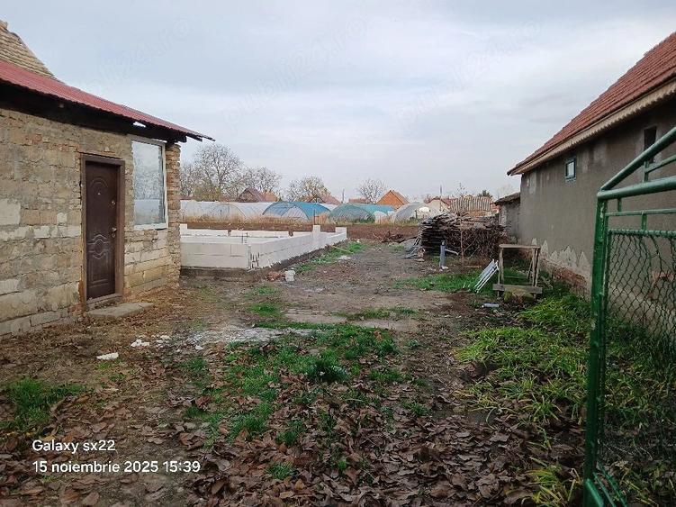 Casă cu Teren 935 Mp în Tomnatic