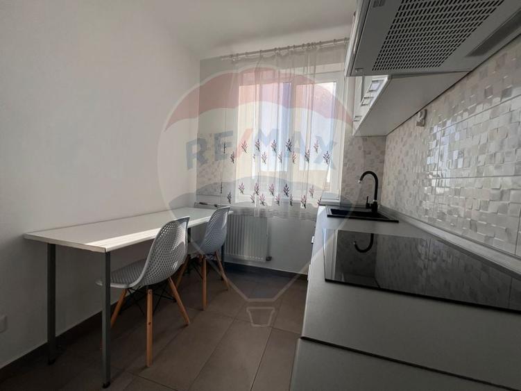 De închiriat apartament cu 2 camere în zona Nufarul - 3
