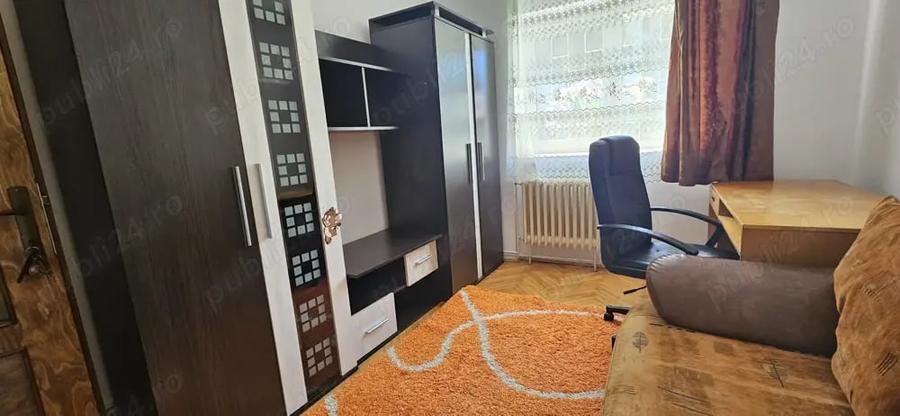 Apartament cu 3 camere decomandat în Zorilor