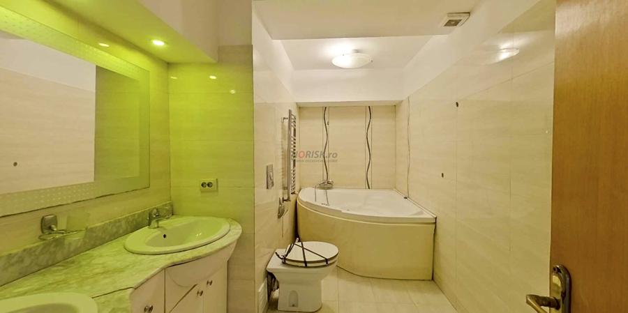 Apartament cu 3 camere semidecomandat în Lacul Tei