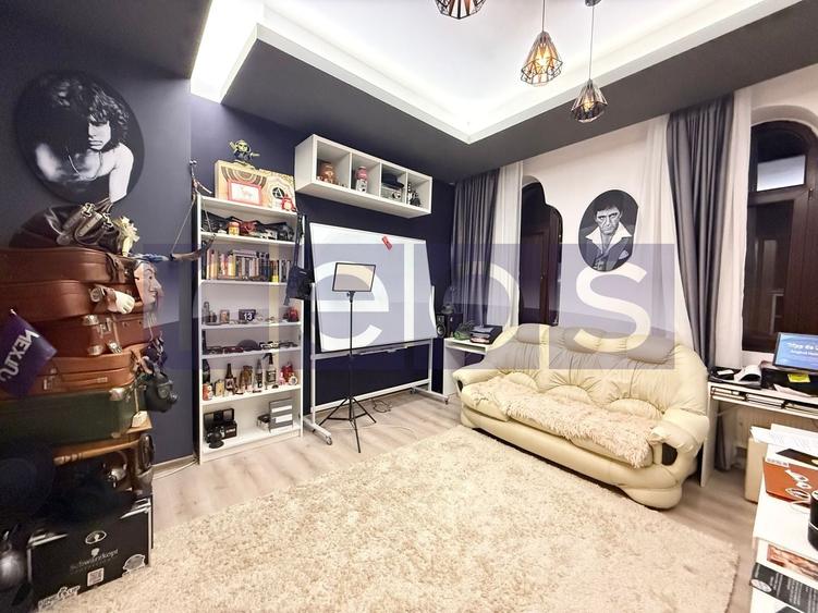 Apartament cu 4 camere semidecomandat în Universitate