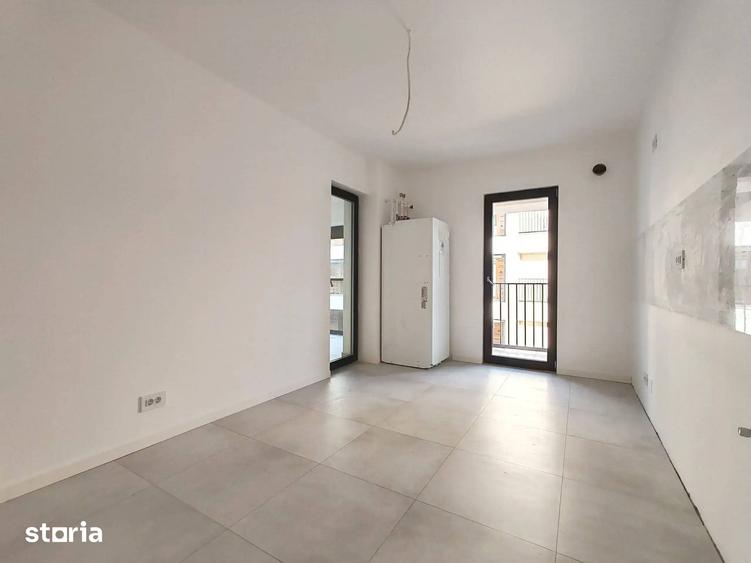 Apartament cu 3 camere decomandat în Romană