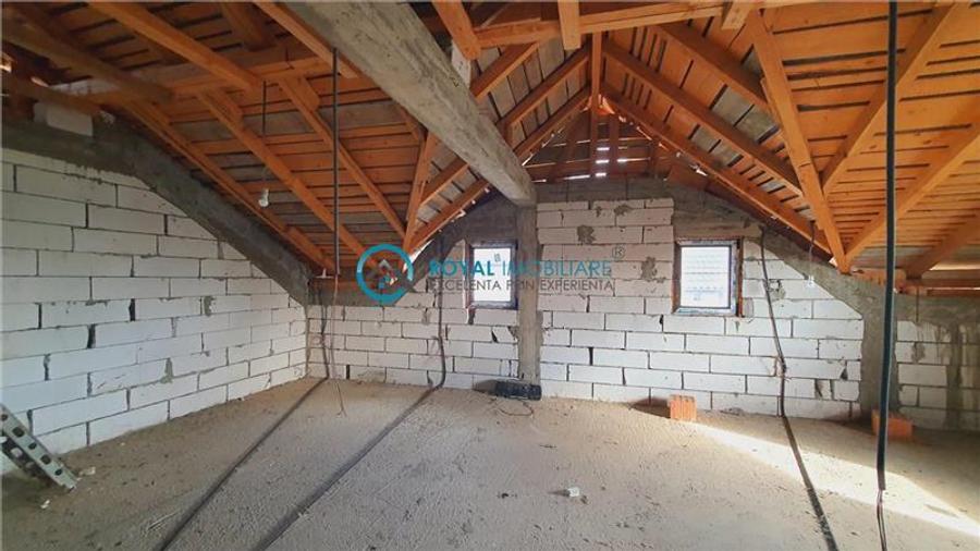 Casă individuală cu 6 camere cu Teren 422 Mp în Păulești