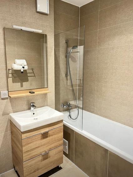 Apartament cu 2 camere semidecomandat în Sisești