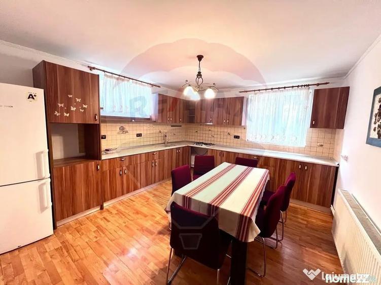 Casă cu 7 camere cu Teren 541 Mp în Oncea
