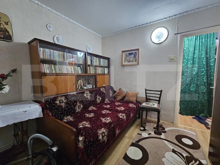 Apartament cu 3 camere semidecomandat în Alexandru cel Bun