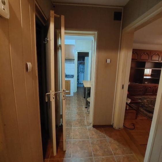 Închiriez apartament 2camere - 4