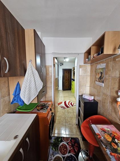 Garsonieră decomandată, mobilată în 1 Mai