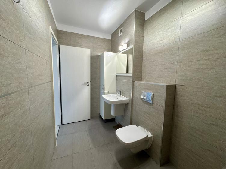 Apartament cu 2 camere semidecomandat, mobilat în Bună Ziua