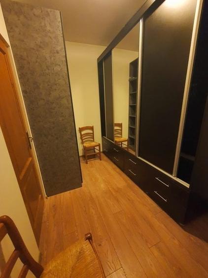 Apartament cu 4 camere semidecomandat, mobilat în Iancu Nicolae