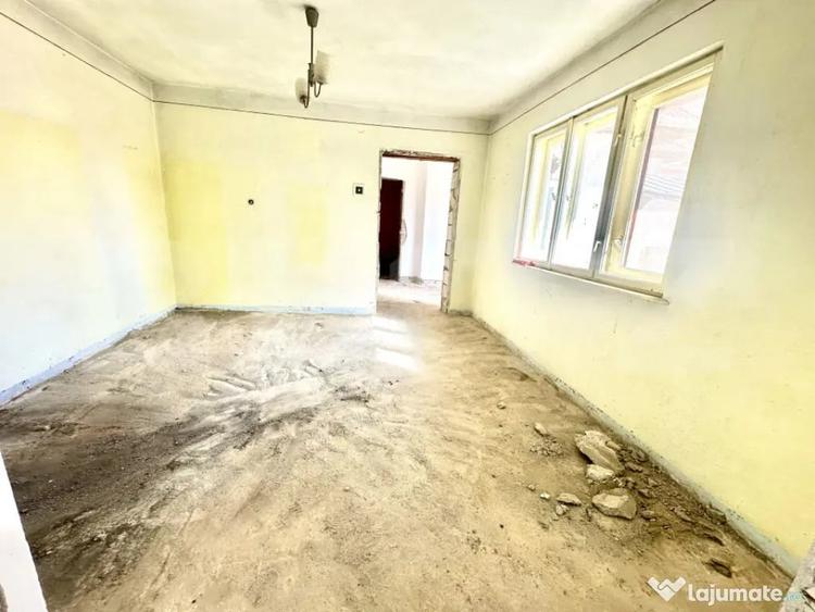 Casa de vanzare, 5 camere, teren 672 mp, Cugir - 12