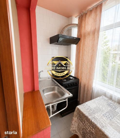 Apartament cu 2 camere decomandat în Calea București