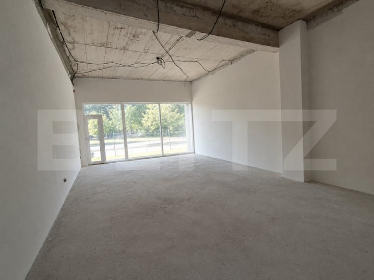 Spațiu comercial, de 65 mp, în Gheorghe Doja