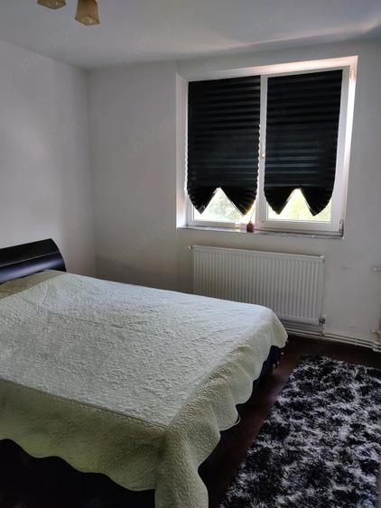 Apartament cu 3 camere semidecomandat, mobilat în Abator