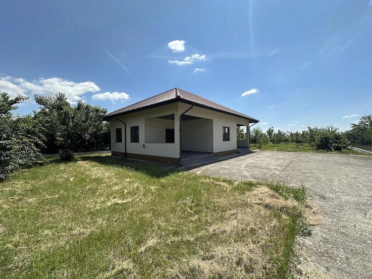 Casă cu 2 camere cu Teren 7310 Mp în Finta
