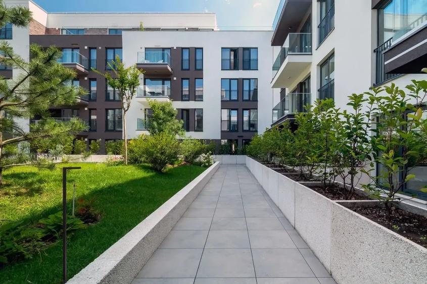 Apartament cu 3 camere decomandat în Moșilor
