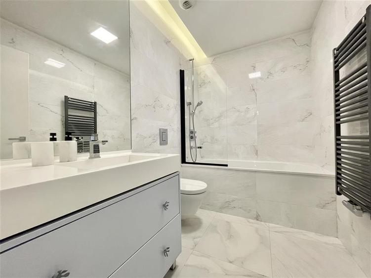 Apartament cu 2 camere decomandat în Herăstrău