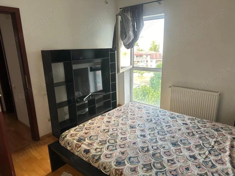 Apartament cu 4 camere semidecomandat în Titan