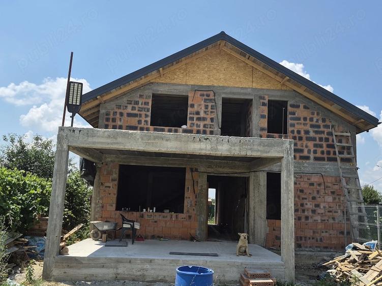 Casă cu Teren 600 Mp în Central