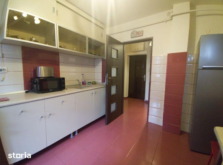 Apartament cu 4 camere, mobilat în Ultracentral
