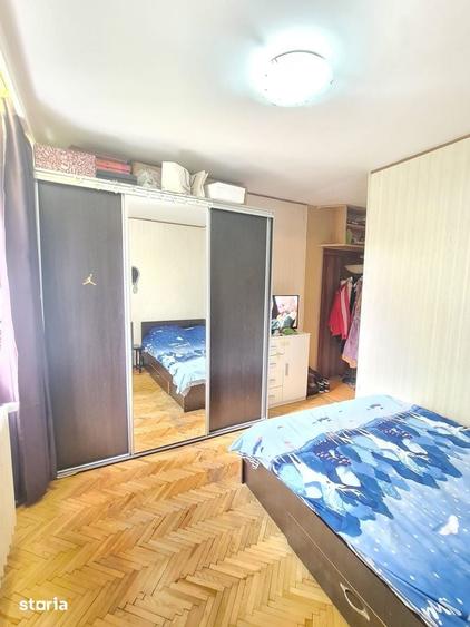 Apartament cu 3 camere decomandat în Rahova