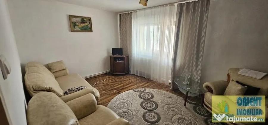 Apartament cu 2 camere decomandat în Poarta 6