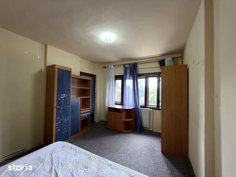 Apartament cu 3 camere decomandat în Crișan