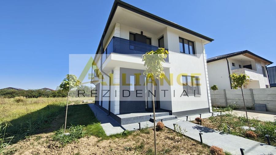 Casă individuală cu 4 camere cu Canalizare în Berceni