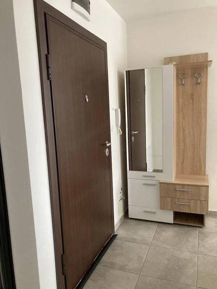 Apartament cu 2 camere semidecomandat în P-ța Universității