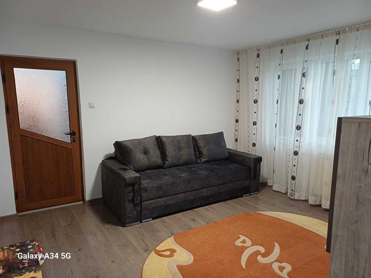 Apartament cu 2 camere semidecomandat în Școlilor