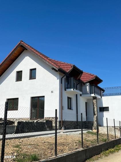 Casă cu 4 camere cu Teren 856 Mp în Sadu