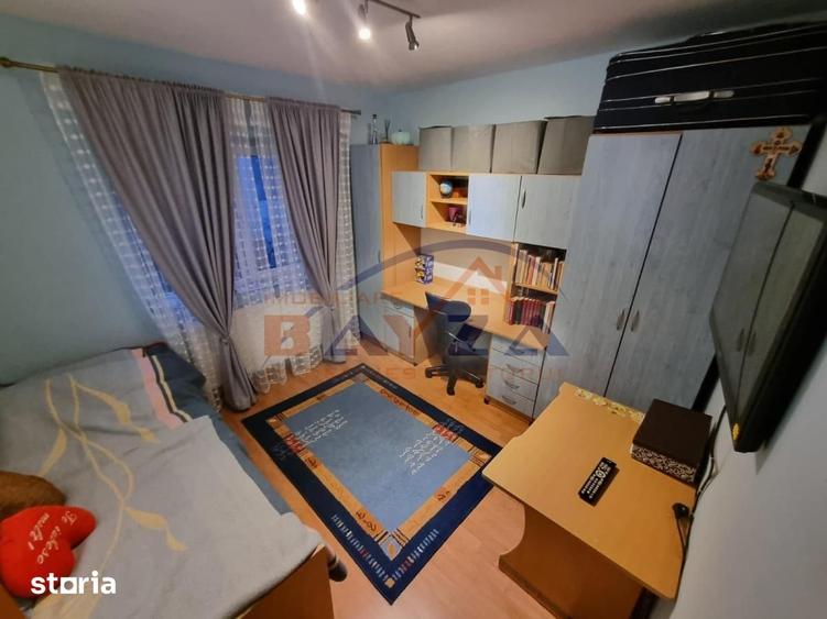 Apartament cu 4 camere decomandat în Central