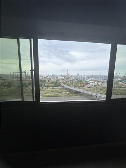 Apartament cu 2 camere decomandat, mobilat în Far
