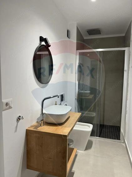 Casă cu Teren 5191 Mp în Almaș