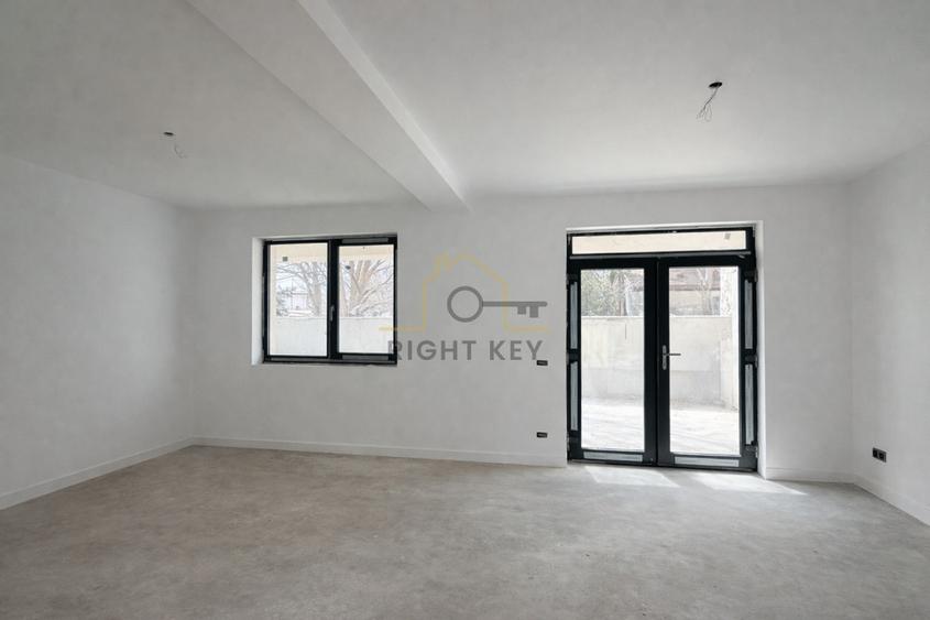 Duplex cu 4 camere cu Canalizare în Domnești